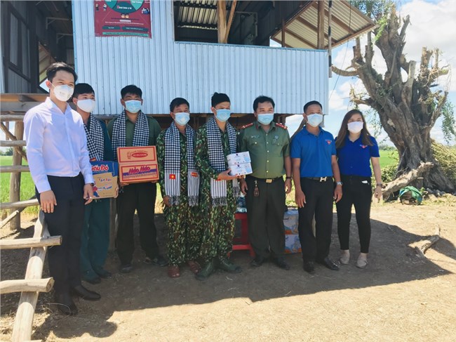 
Hơn 2.000 thanh niên Cần Thơ hăng hái tham gia trực chốt kiểm soát phòng chống dịch Covid-19 (30/5/2021)

